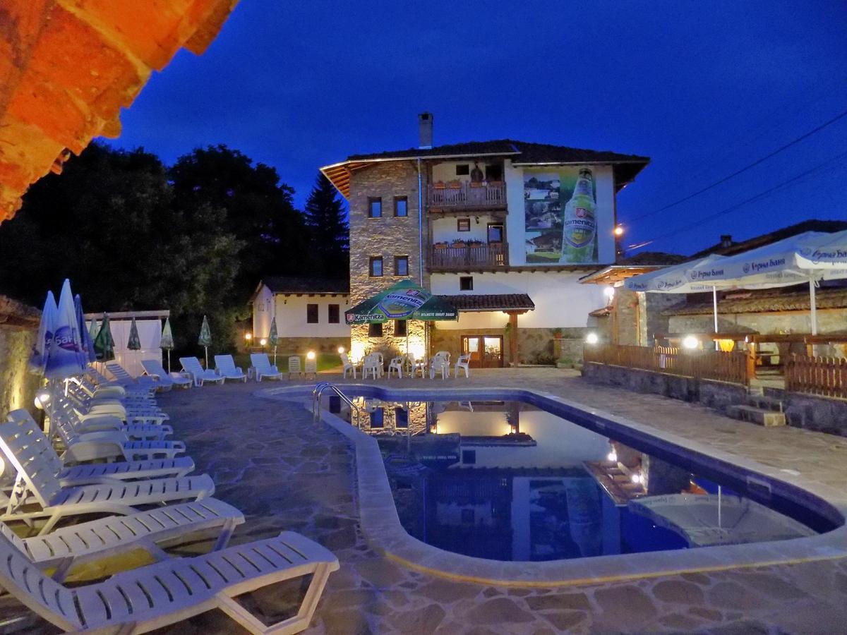 Yakovtsi Inn Exteriör bild